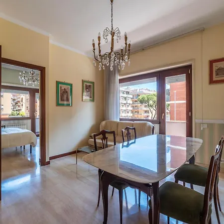 Διαμέρισμα Guesthost - Pamphili & Vaticano Cozy *