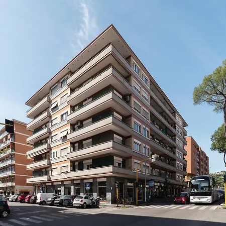 Guesthost - Pamphili & Vaticano Cozy *